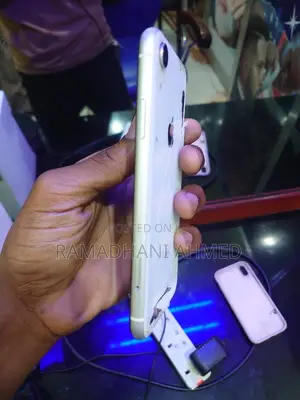 Apple iPhone XR 128 GB White