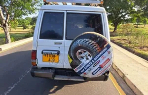 Toyota Land Cruiser 1995 White