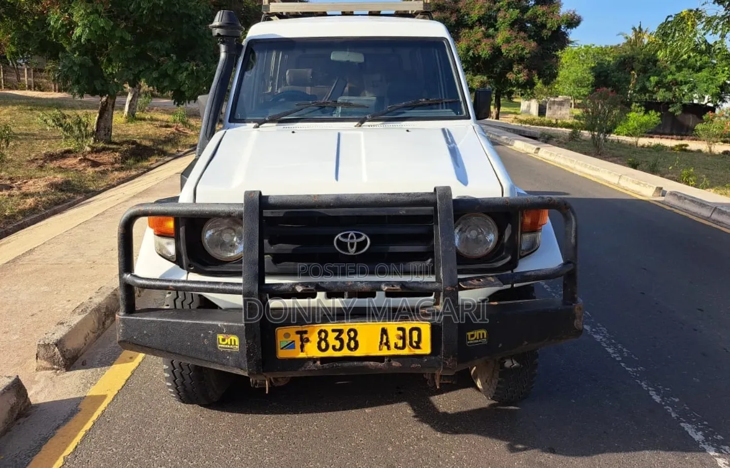 Toyota Land Cruiser 1995 White