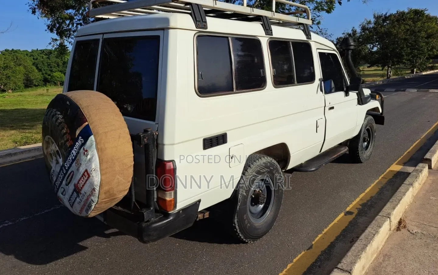 Toyota Land Cruiser 1995 White