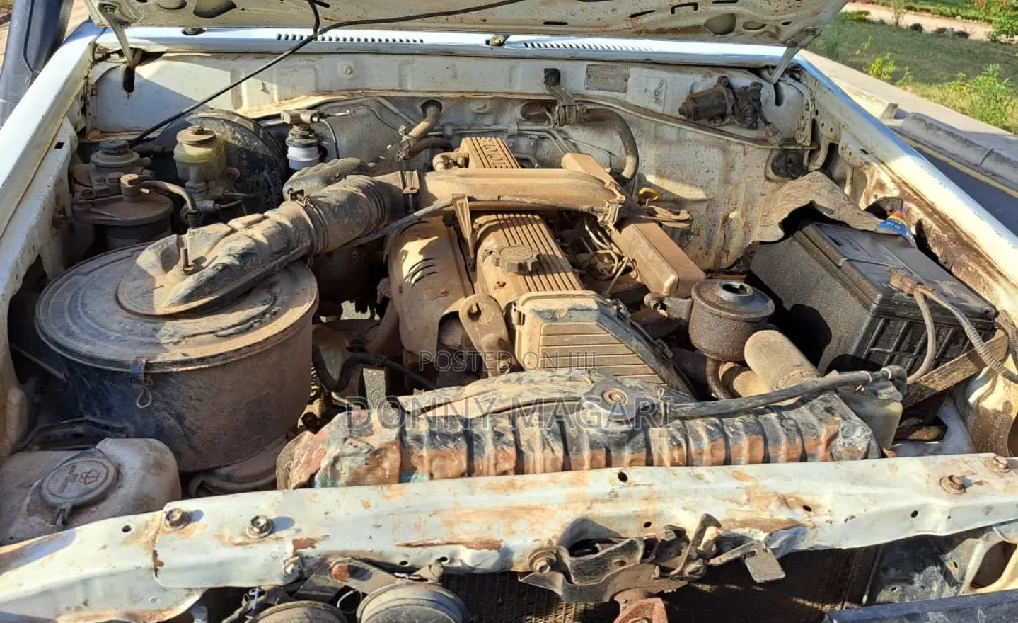 Toyota Land Cruiser 1995 White