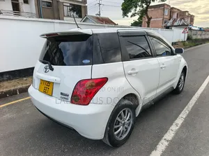 Toyota IST 2004 White