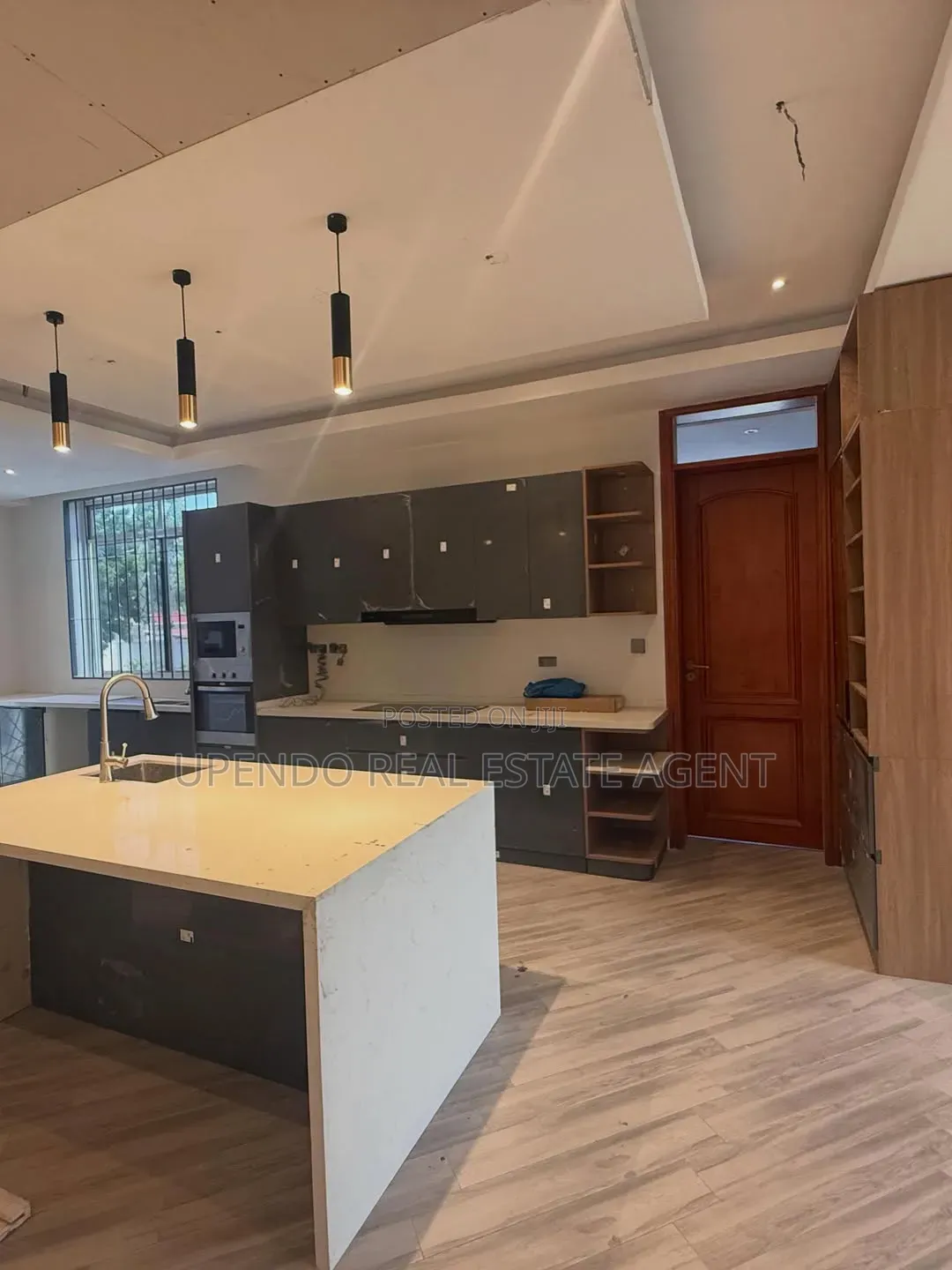 6bdrm Mansion in Ramada Hotel, Mbezi Beach for sale
