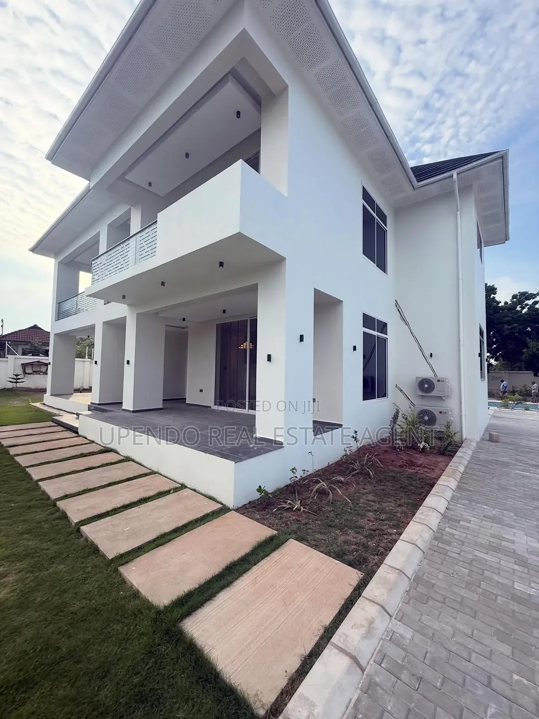 6bdrm Mansion in Ramada Hotel, Mbezi Beach for sale