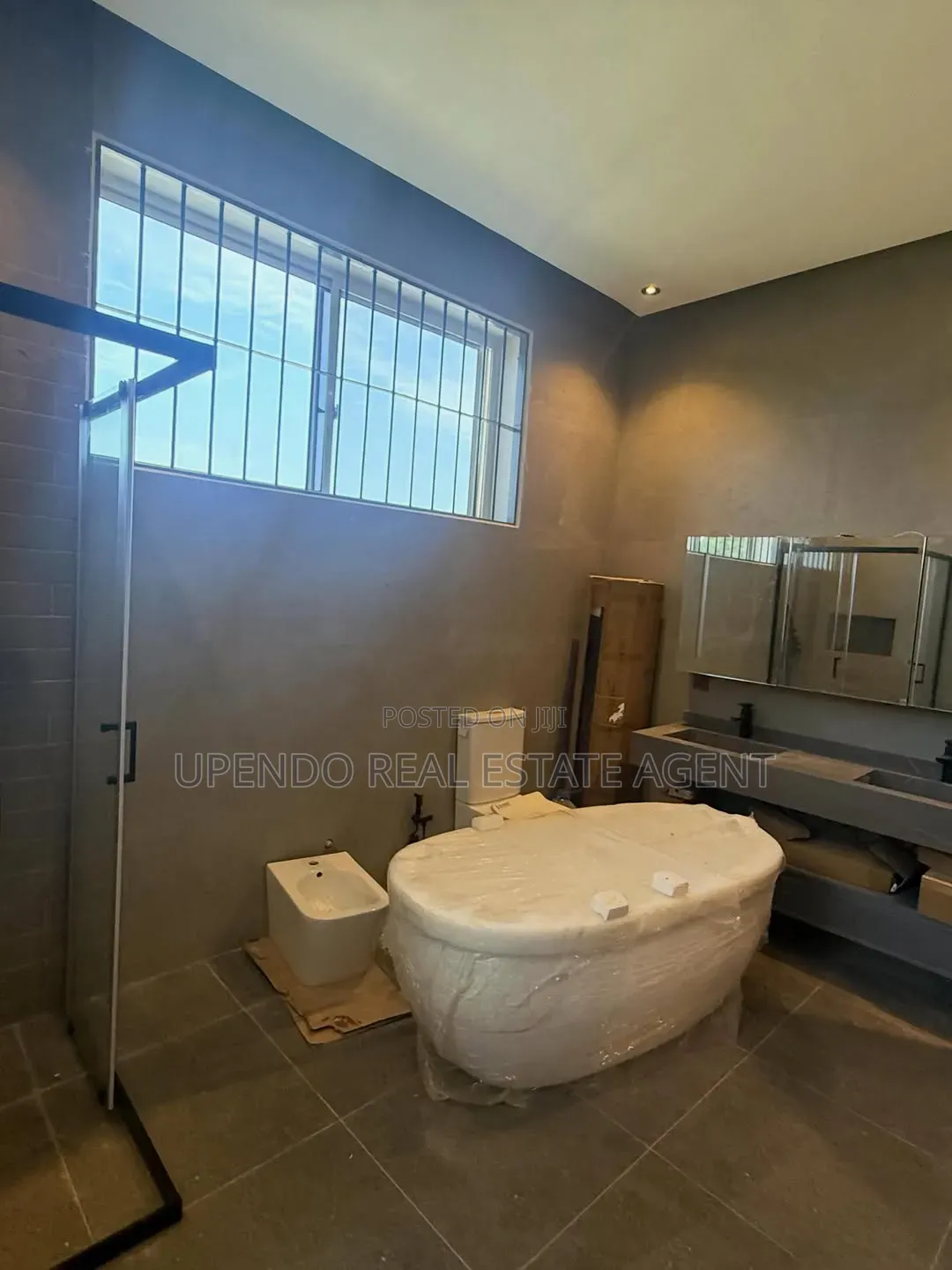 6bdrm Mansion in Ramada Hotel, Mbezi Beach for sale