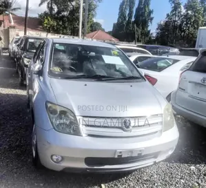 Toyota IST 2007 Silver