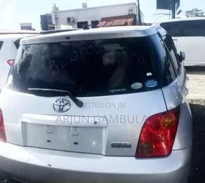Toyota IST 2007 Silver