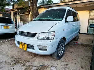 Toyota Noah 2001 Silver