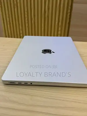 New Laptop Apple MacBook Pro 2023 M3 Pro 18GB Apple M3 Pro SSD 512GB