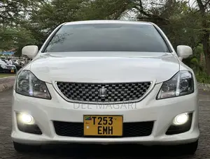 Toyota Crown 2009 White