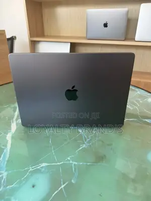 New Laptop Apple MacBook Pro 2023 M2 Pro 16GB Apple M2 SSD 512GB