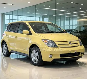 Toyota IST 2003 Yellow