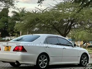Toyota Crown 2006 White