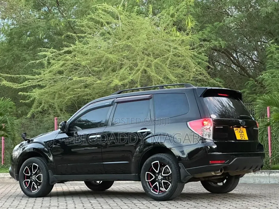Subaru Forester 2011 Black