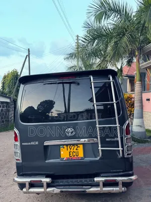 Toyota Quantum 2011 Black