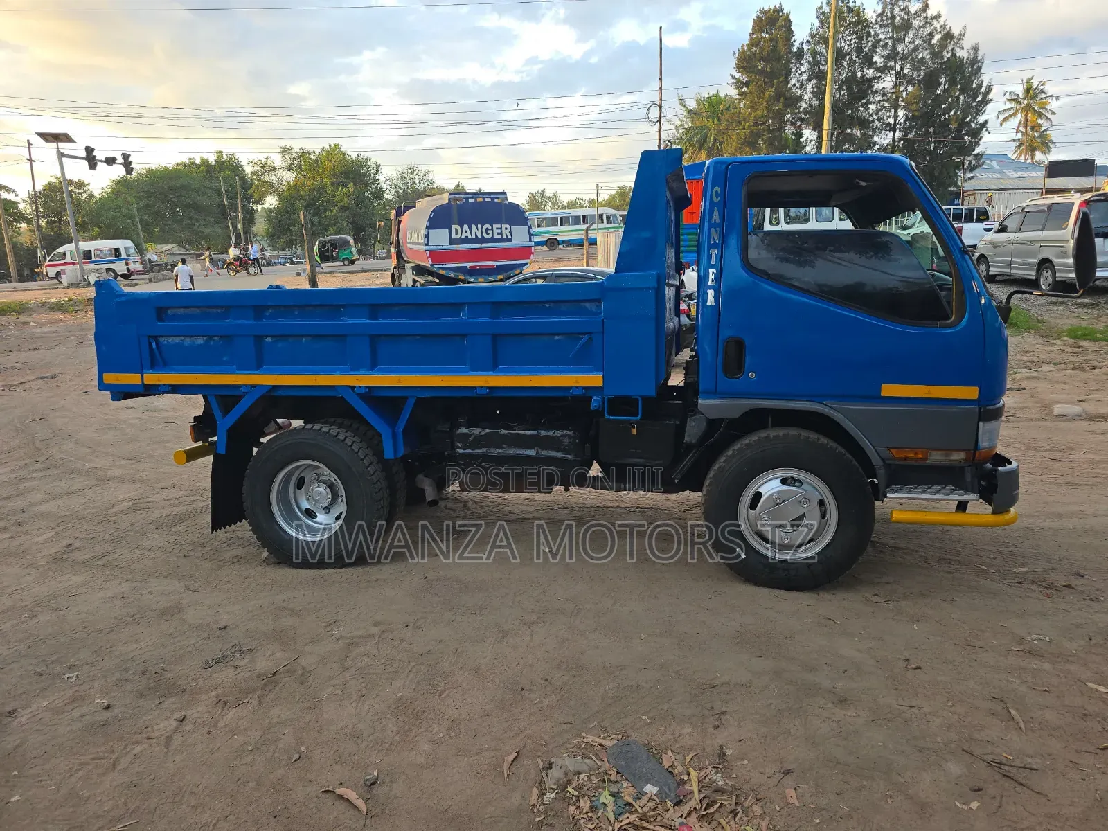Canter Tipper