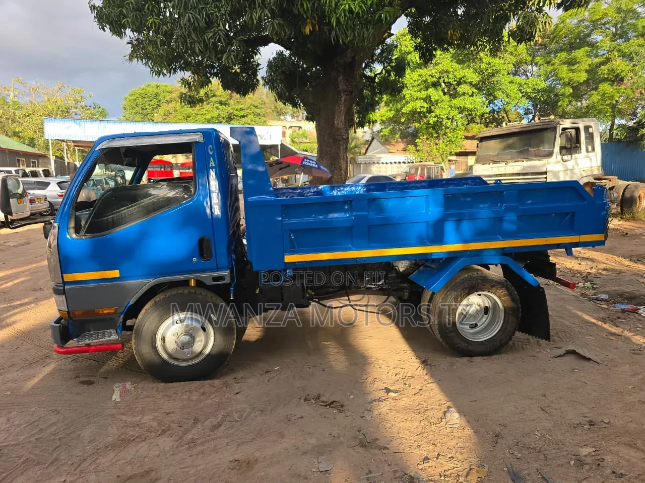 Canter Mayai Tipper