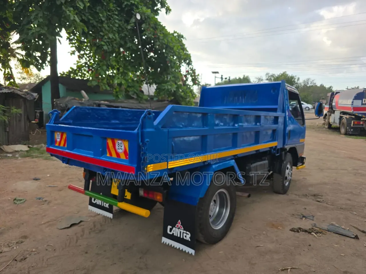Canter Mayai Tipper