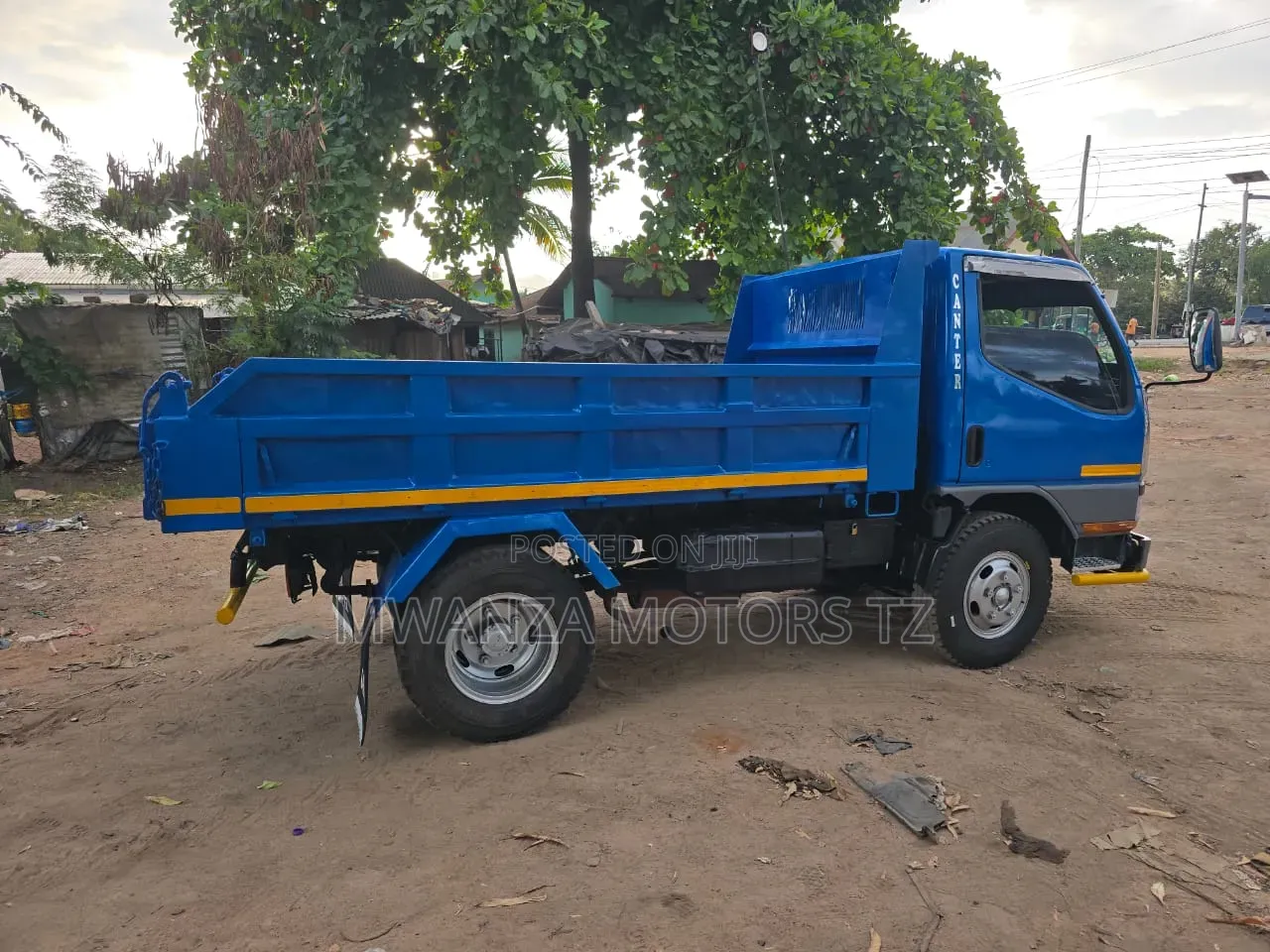 Canter Mayai Tipper