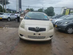 Toyota Vitz 2005 Beige