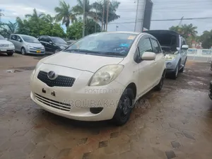 Toyota Vitz 2005 Beige