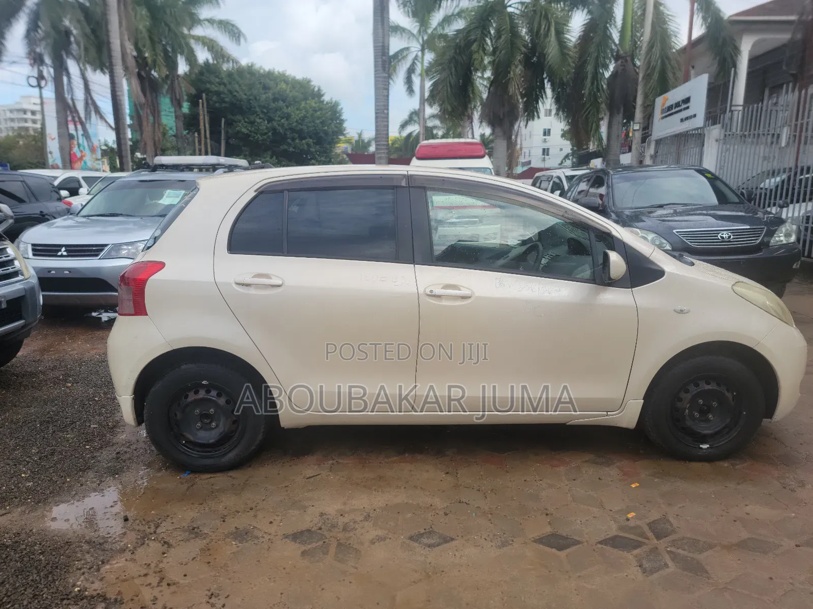 Toyota Vitz 2005 Beige