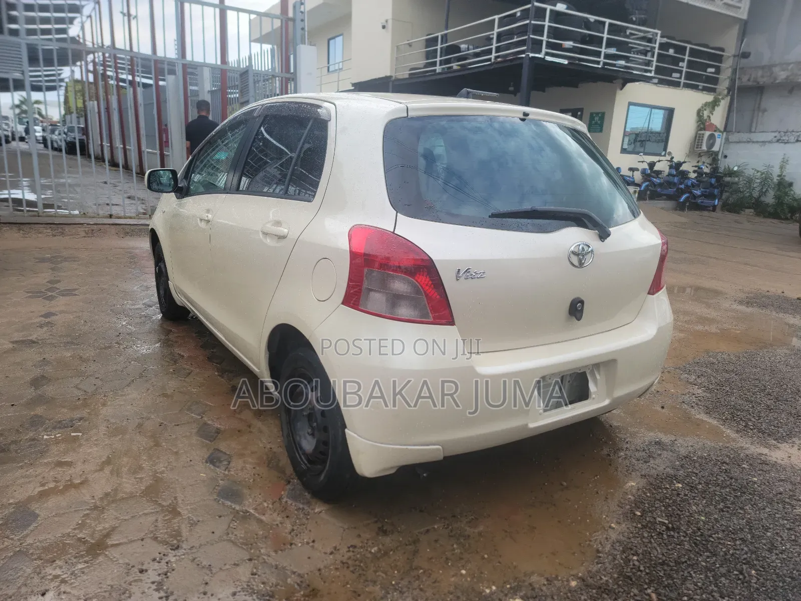 Toyota Vitz 2005 Beige