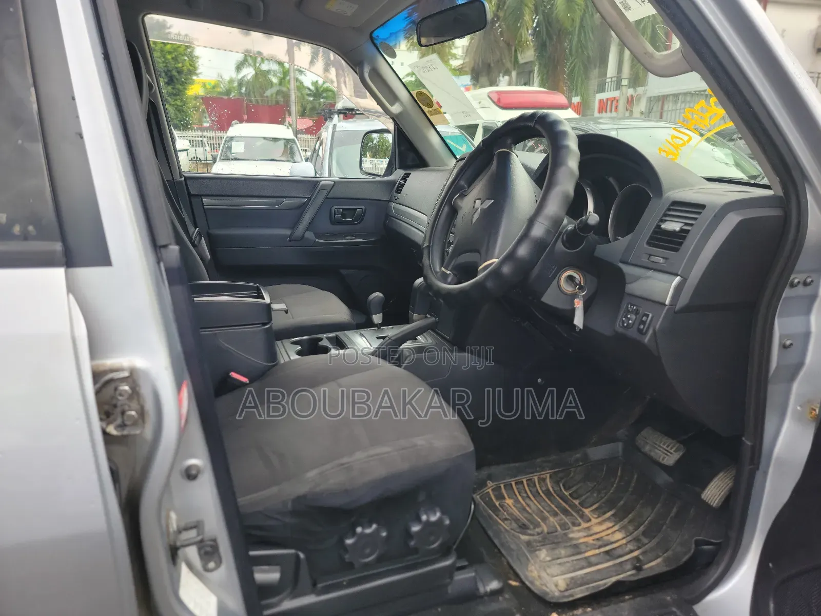 Mitsubishi Pajero 2010 Silver