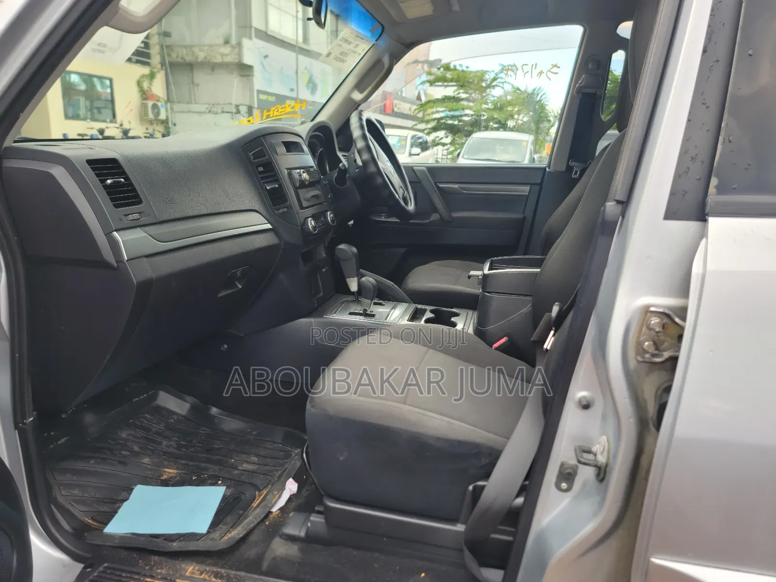 Mitsubishi Pajero 2010 Silver