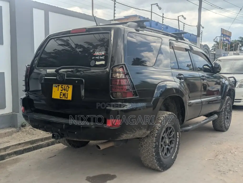 Toyota Hilux Surf 2005 Black