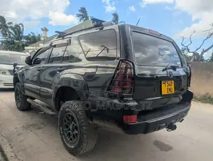 Toyota Hilux Surf 2005 Black
