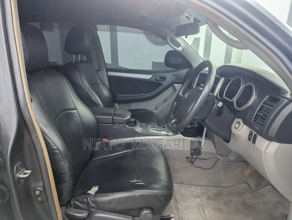 Toyota Hilux Surf 2005 Black