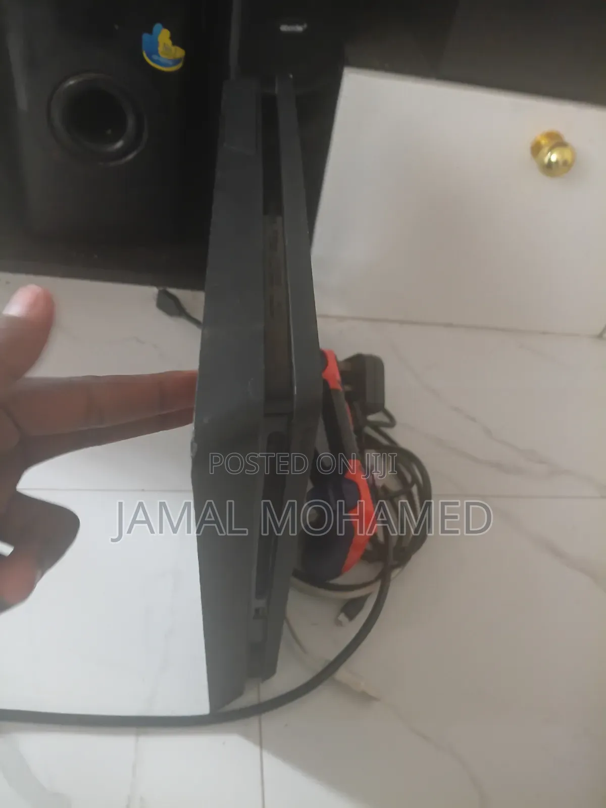 Playstation 4 Slim ,5 Games , 2 Controllers 850,000/=