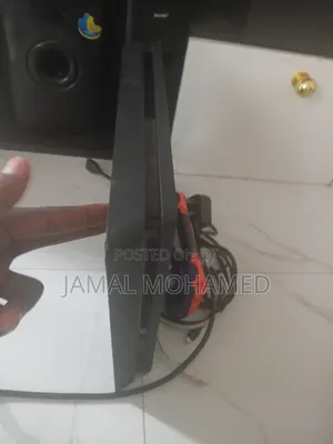 Playstation 4 Slim ,5 Games , 2 Controllers 850,000/=