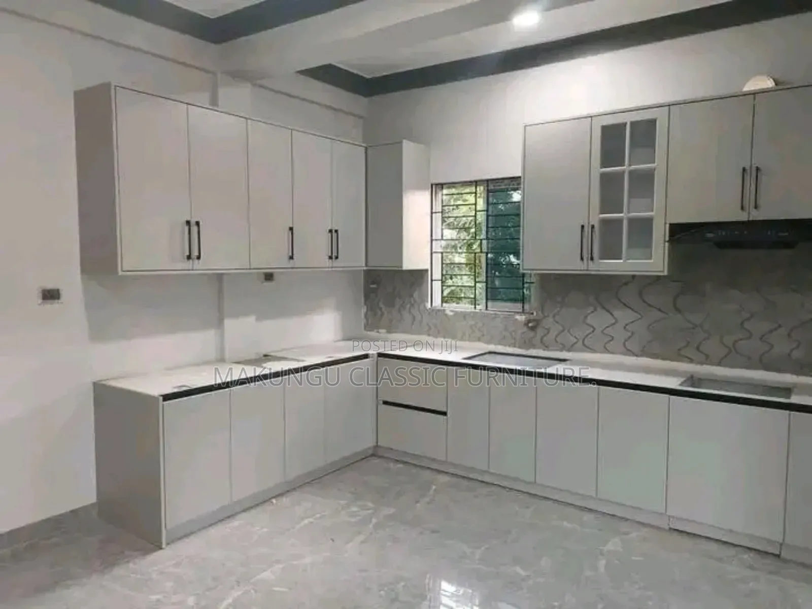 Simple and Organized Kitchen Cabinet Compounds