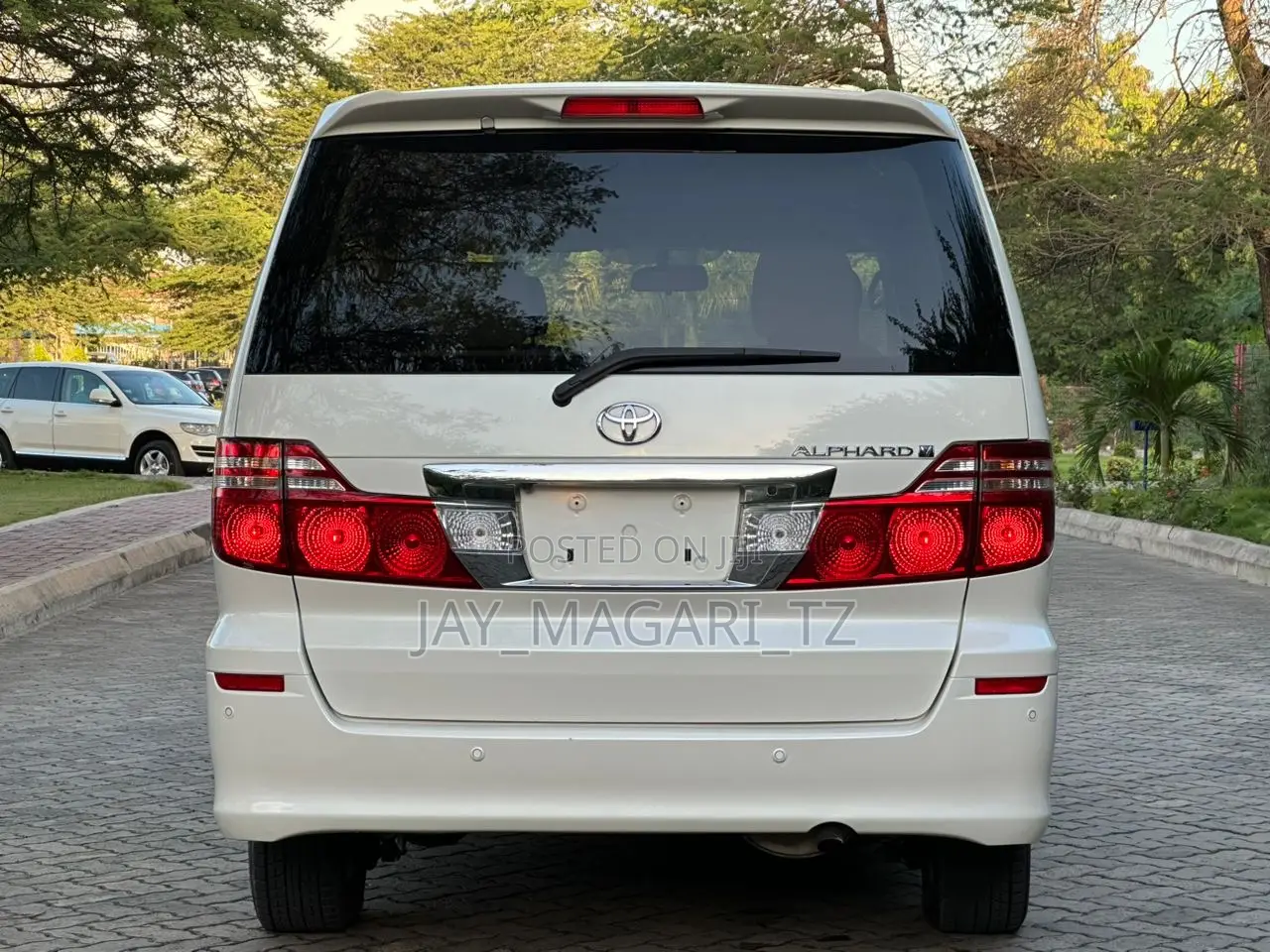 Toyota Alphard 2005 White