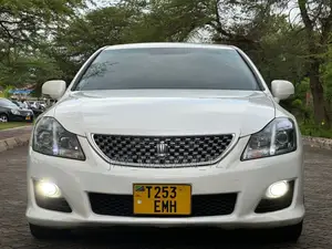 Toyota Crown 2009 White