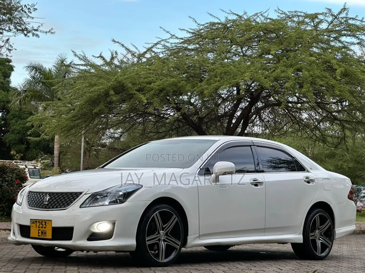 Toyota Crown 2009 White