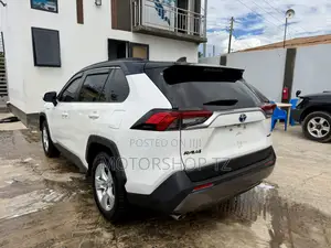 Toyota RAV4 Hybrid 2020 White