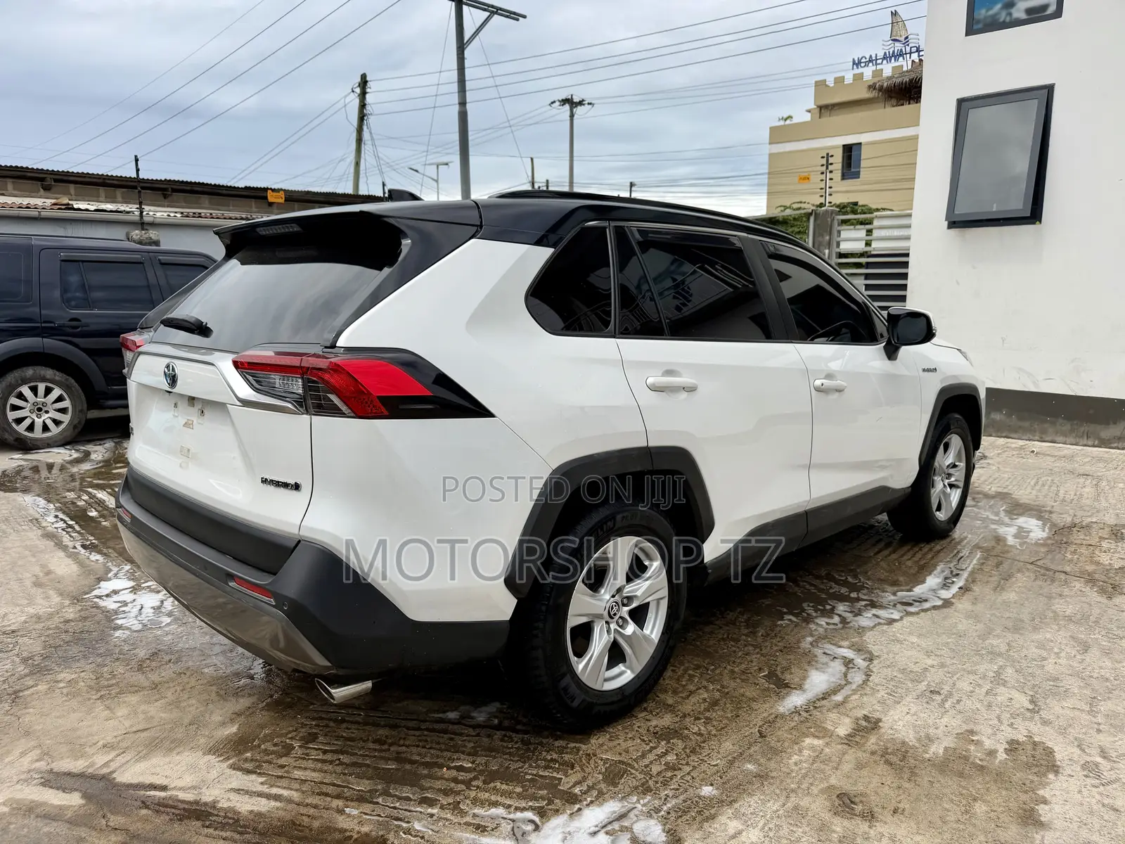 Toyota RAV4 Hybrid 2020 White