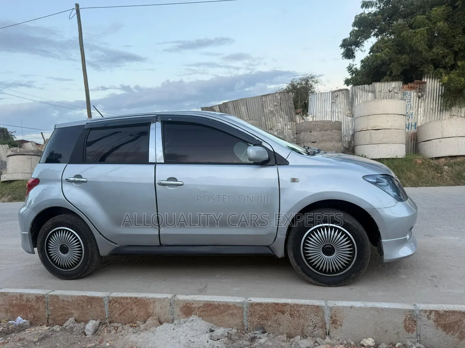 Toyota IST 2004