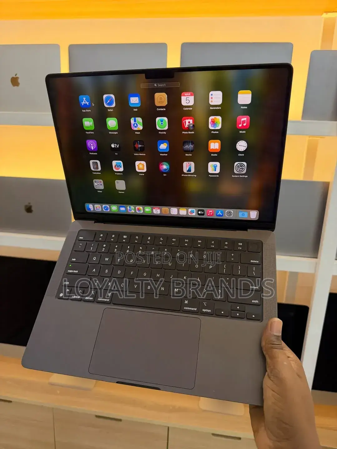 New Laptop Apple MacBook Pro 2024 M4 16GB Apple M4 SSD 512GB