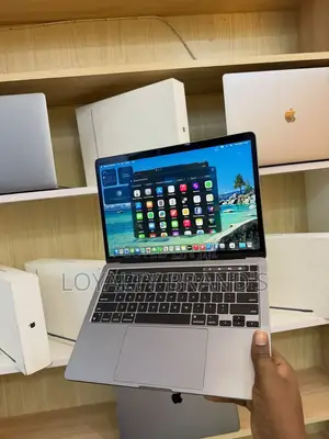 New Laptop Apple MacBook Pro 2022 M2 8GB Apple M2 SSD 256GB
