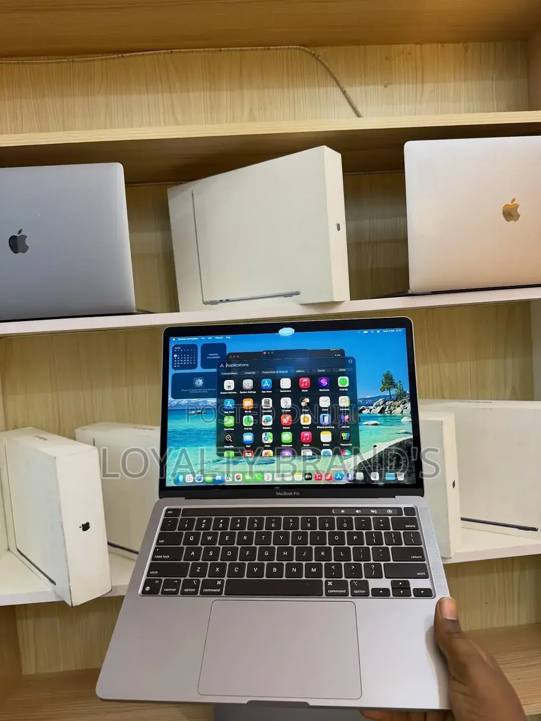 New Laptop Apple MacBook Pro 2022 M2 8GB Apple M2 SSD 256GB