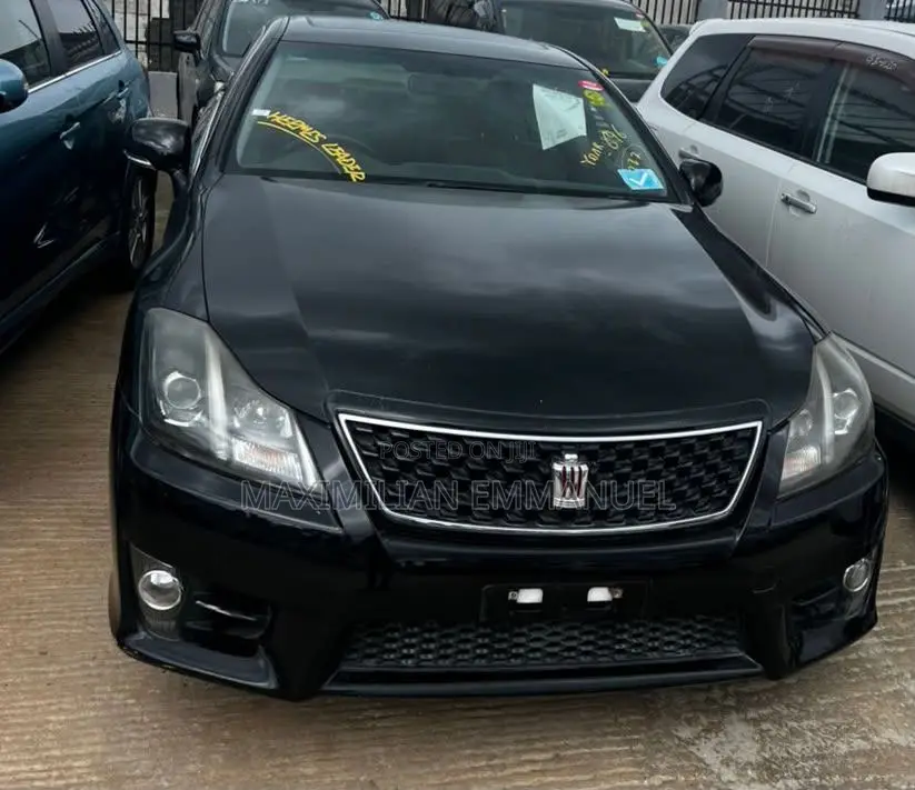Toyota Crown 2011 Black