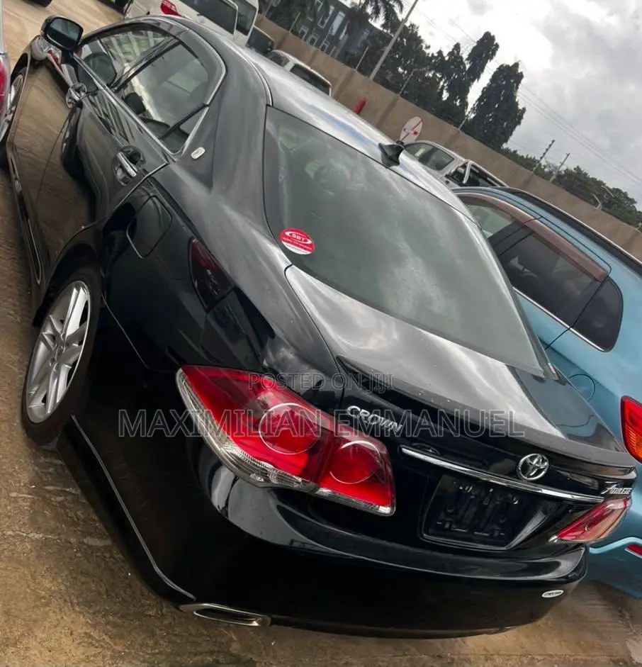 Toyota Crown 2011 Black