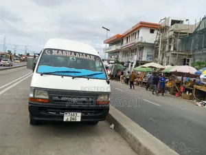 Toyota HiAce 2002 White