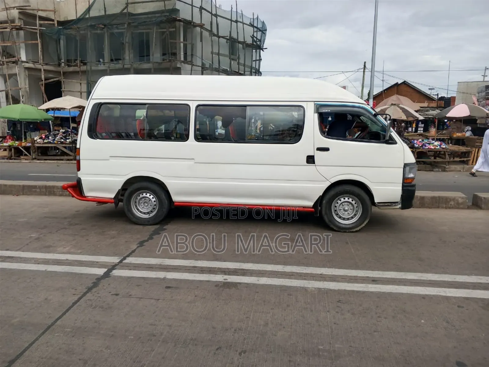 Toyota HiAce 2002 White