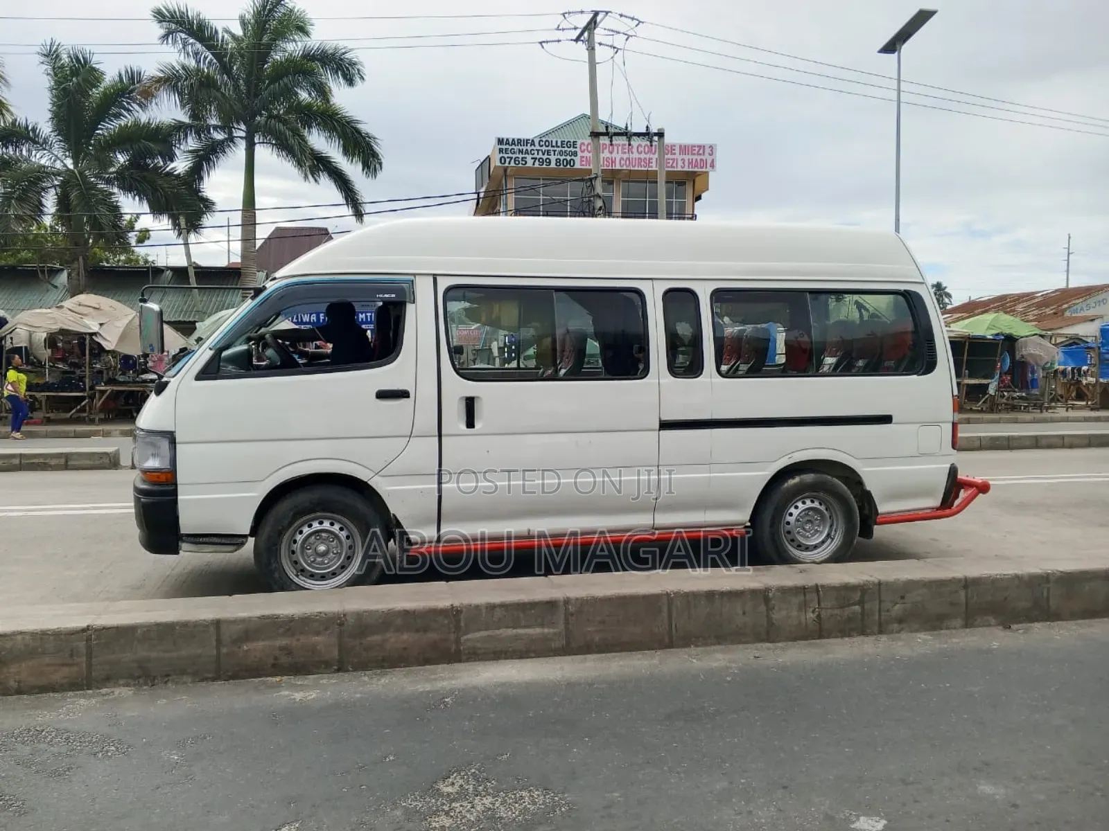 Toyota HiAce 2002 White