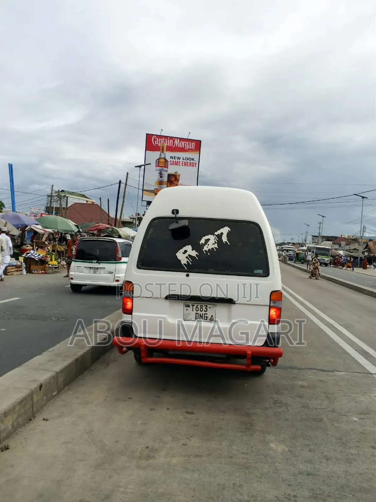 Toyota HiAce 2002 White